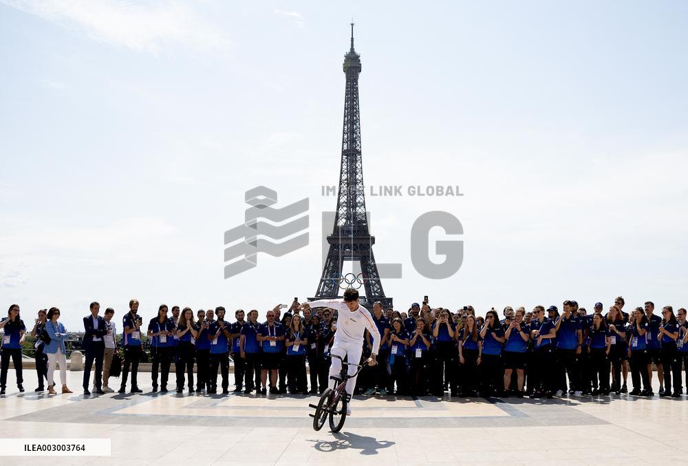 (SP)FRANCE-PARIS-OLYMPIC GAMES-TORCH RELAY