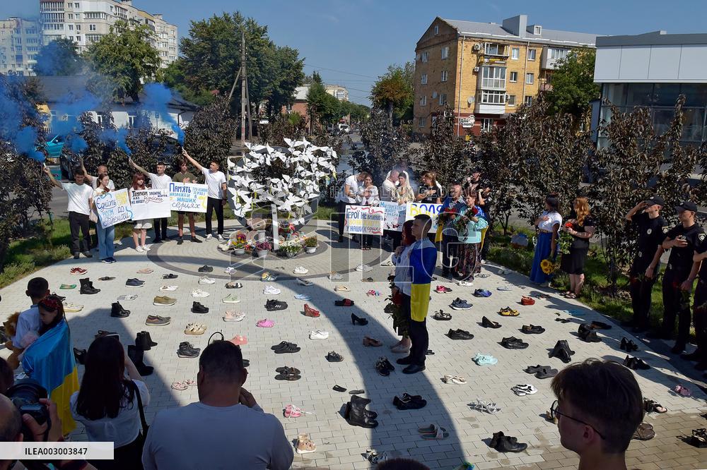 Vinnytsia pays tribute to victims of Russian missile strikes on July 14, 2022