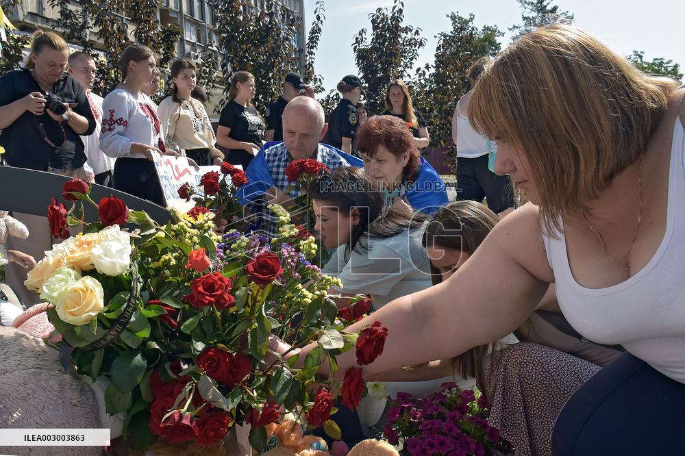 Vinnytsia pays tribute to victims of Russian missile strikes on July 14, 2022