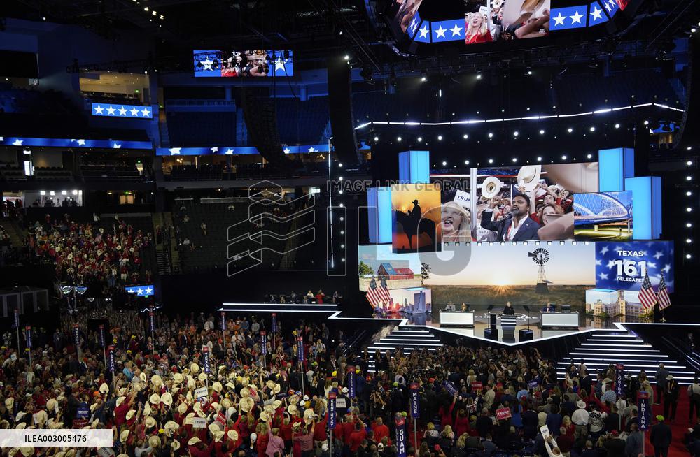 XINHUA PHOTOS OF THE DAY