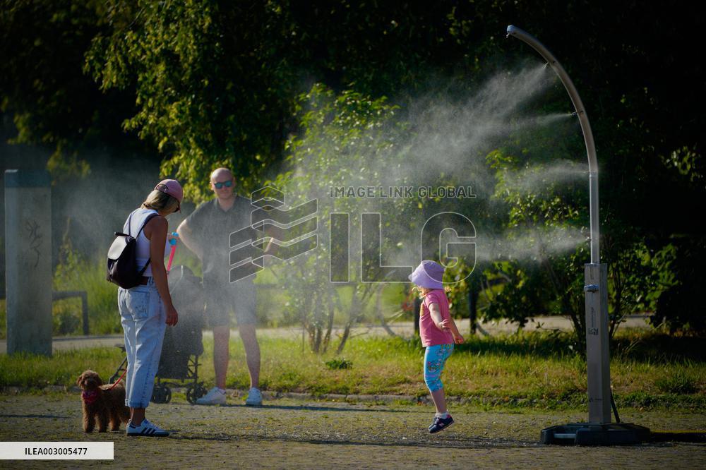 XINHUA PHOTOS OF THE DAY