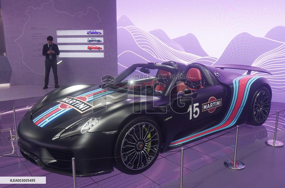 Porsche Hybrid Supercar 918 Spyder