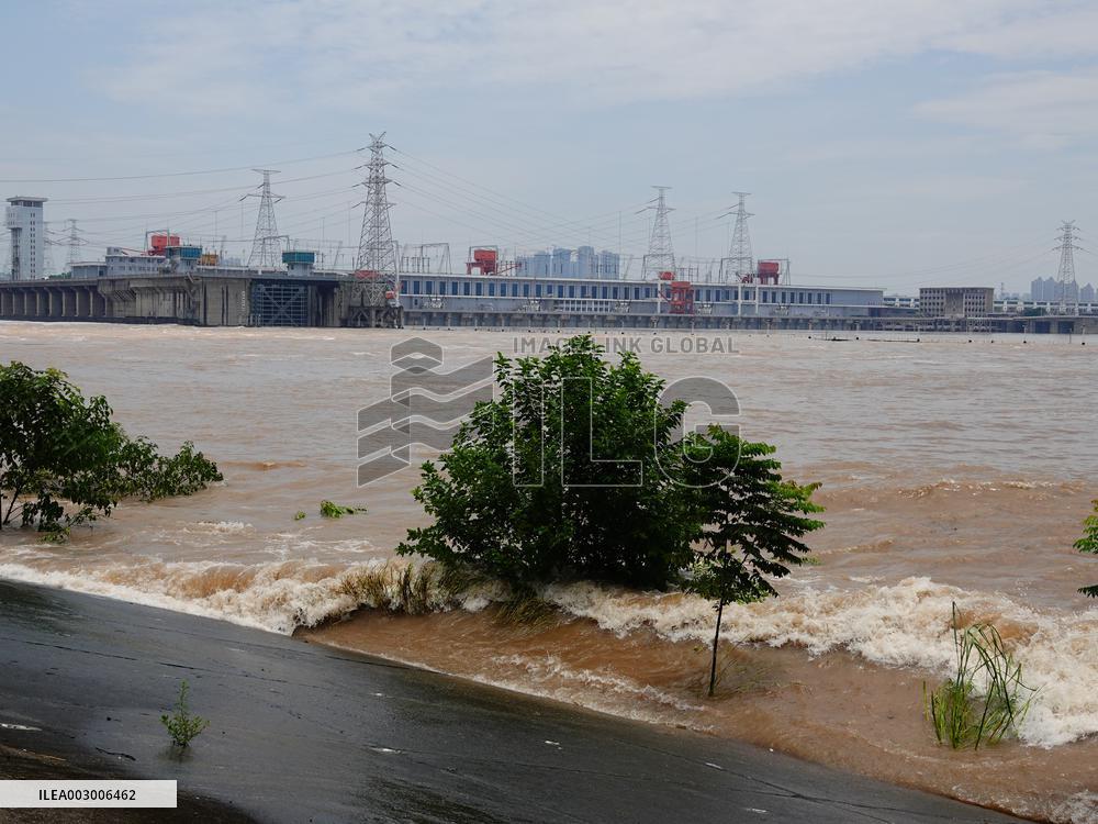 Gezhouba Dam Hub Flood Discharge And Sand Flushing in Yichang