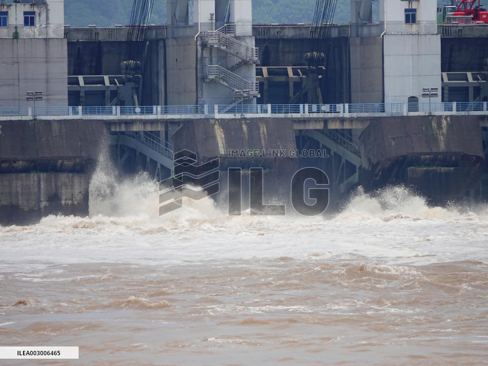 Gezhouba Dam Hub Flood Discharge And Sand Flushing in Yichang