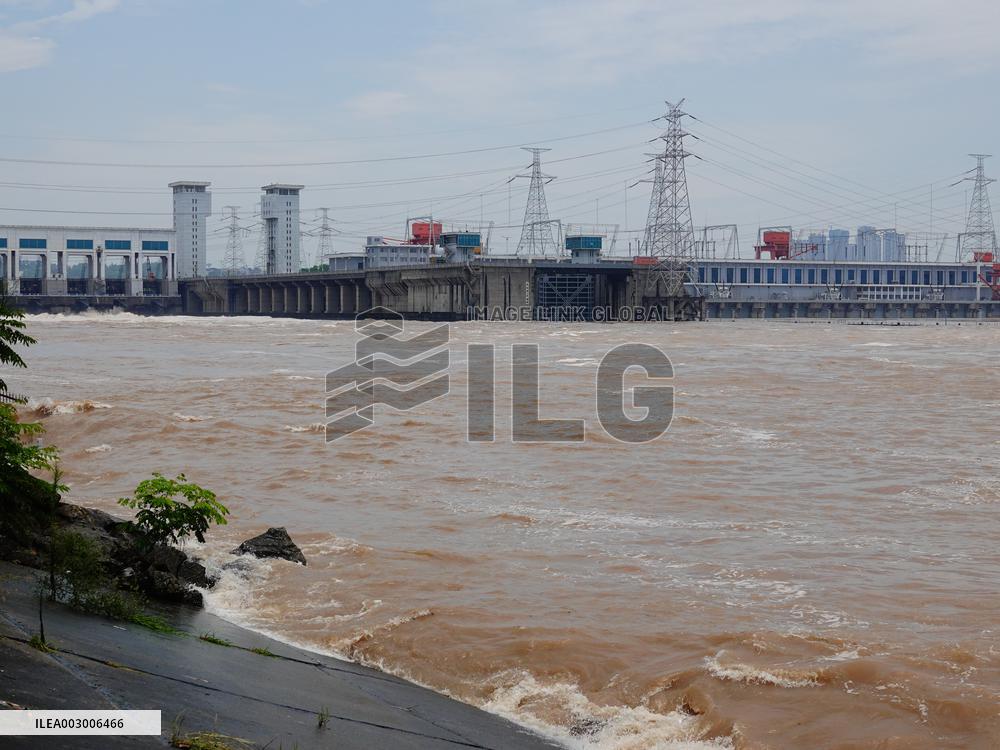 Gezhouba Dam Hub Flood Discharge And Sand Flushing in Yichang