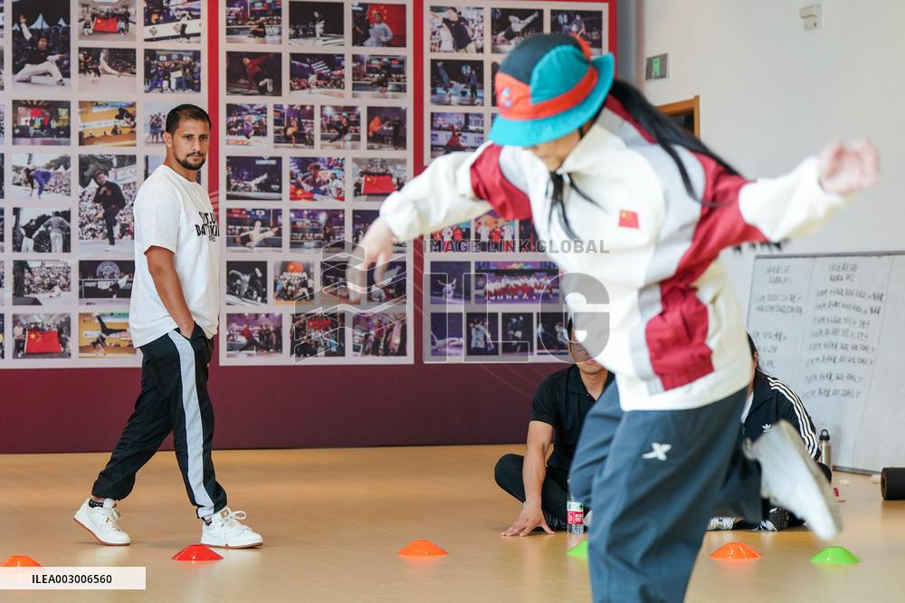 (SP)CHINA-BEIJING-FRANCE-BREAKING-COACH-MOUNIR BIBA-PARIS OLYMPICS (CN)