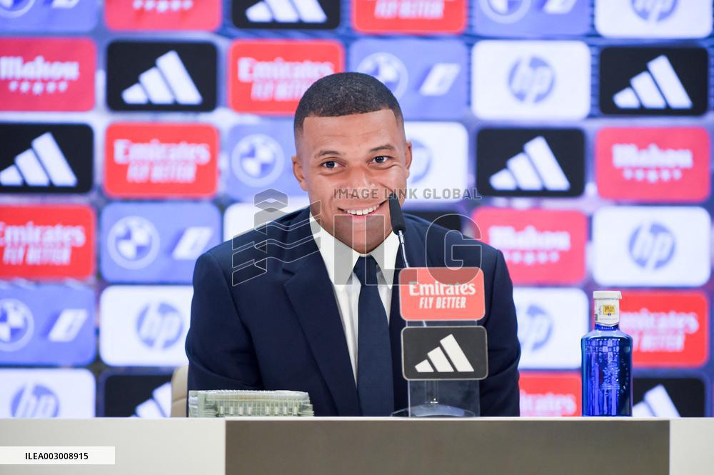 (SP)SPAIN-MADRID-FOOTBALL-MBAPPE-REAL MADRID-OFFICIAL PRESENTATION