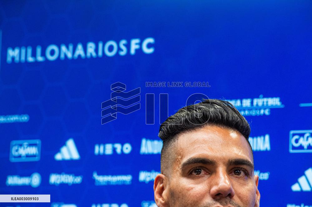 Radamel Falcao is Welcomed to Millonarios F.C