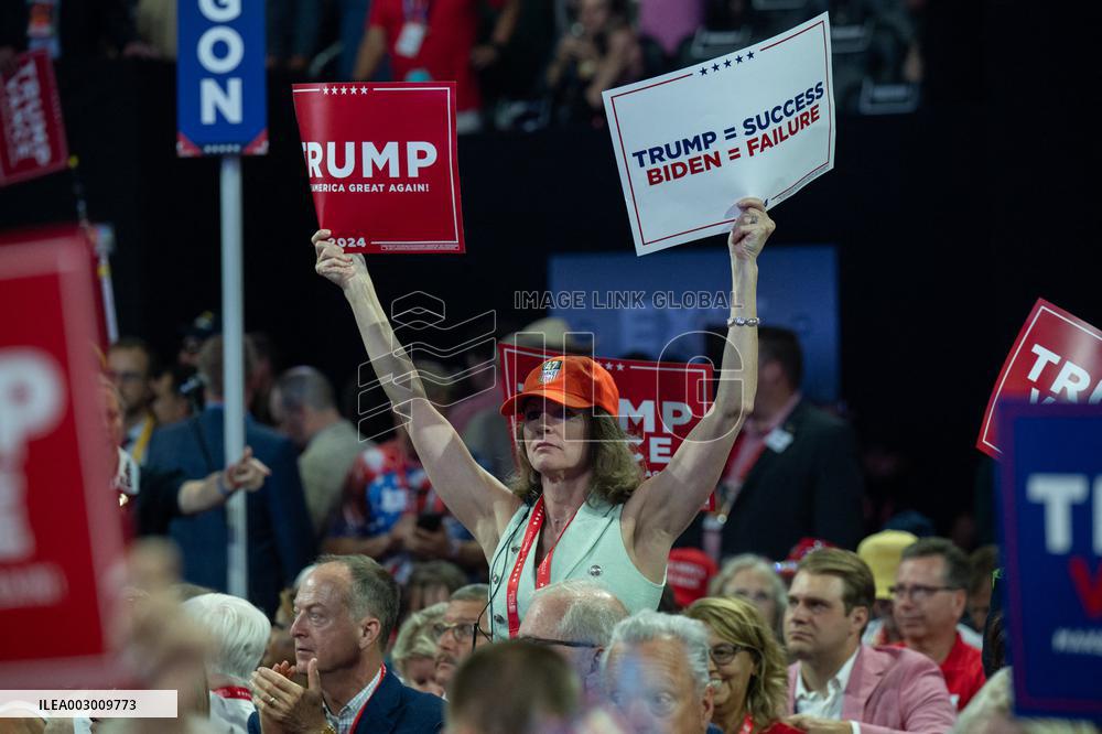 Trump Is Feted By His Former Rivals In A Show Of Unity - Milwaukee