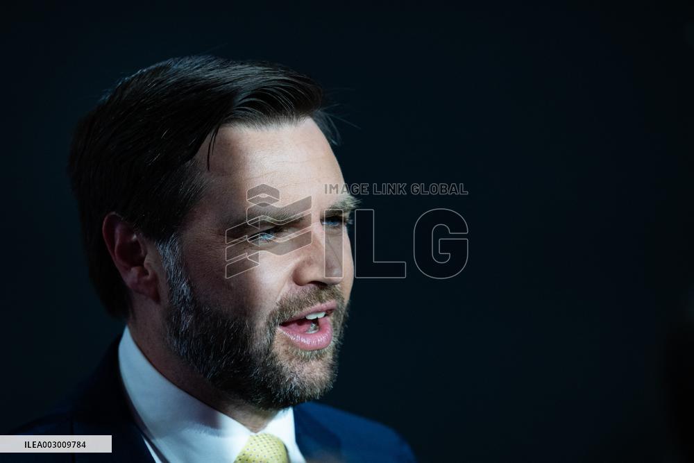 Trump Is Feted By His Former Rivals In A Show Of Unity - Milwaukee