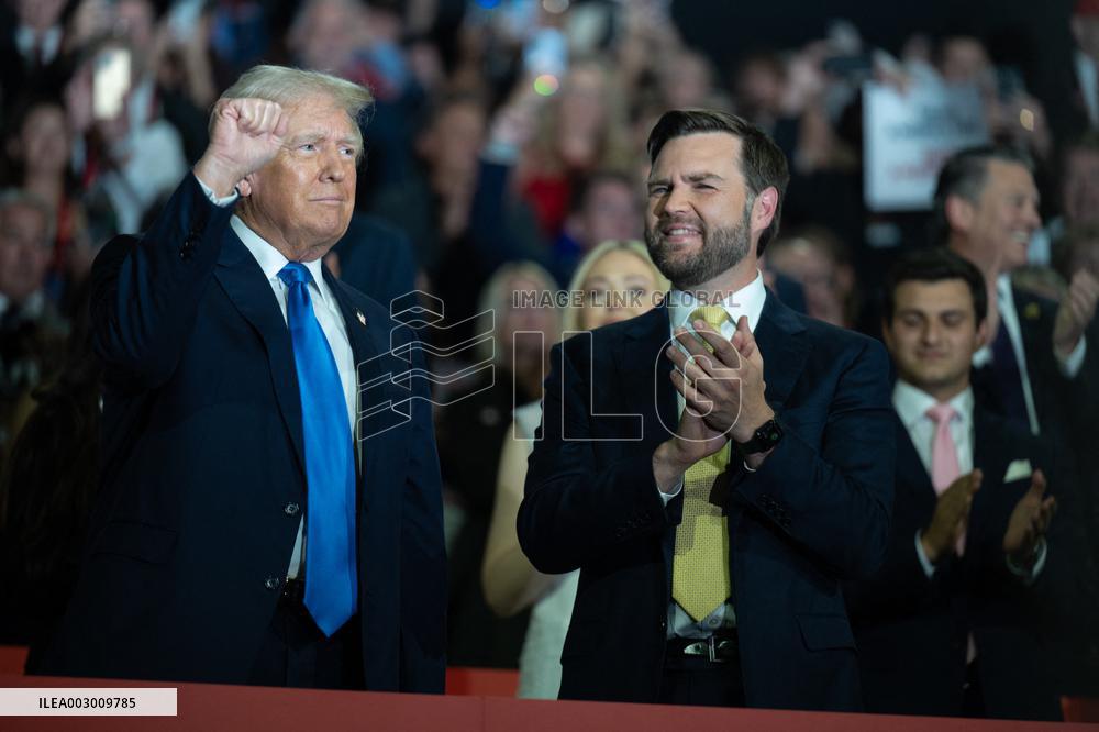 Trump Is Feted By His Former Rivals In A Show Of Unity - Milwaukee