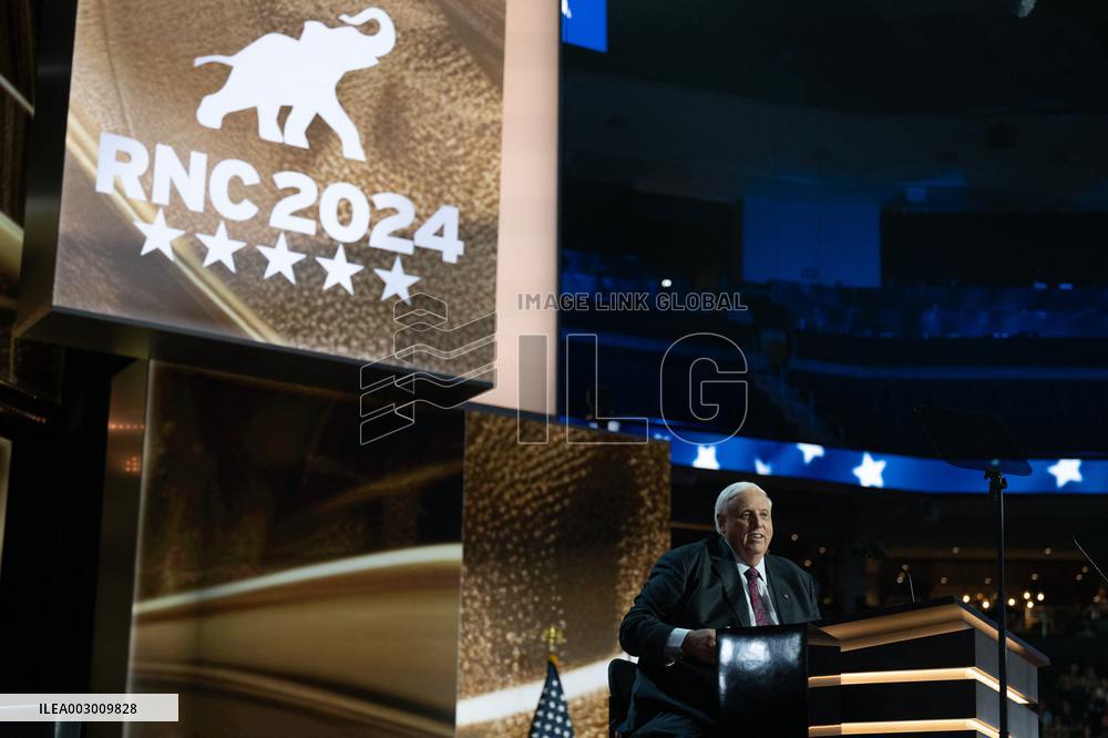 Trump Is Feted By His Former Rivals In A Show Of Unity - Milwaukee