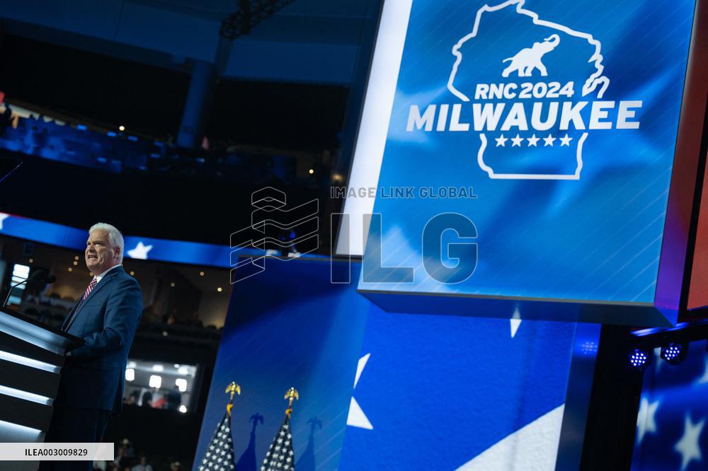 Trump Is Feted By His Former Rivals In A Show Of Unity - Milwaukee