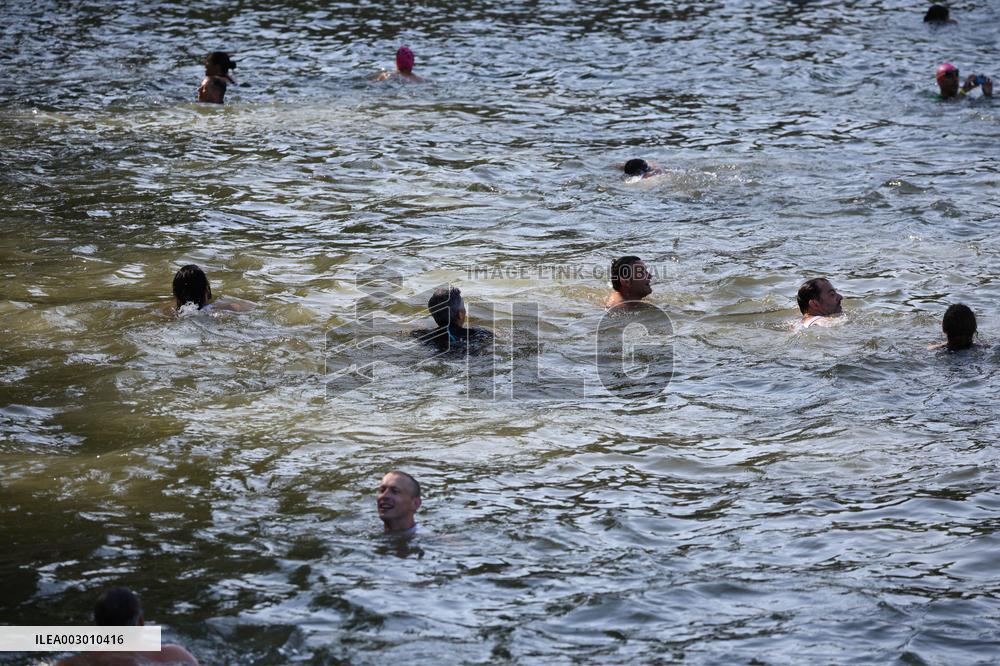 Mayor Anne Hidalgo Swims In The Seine River - Paris