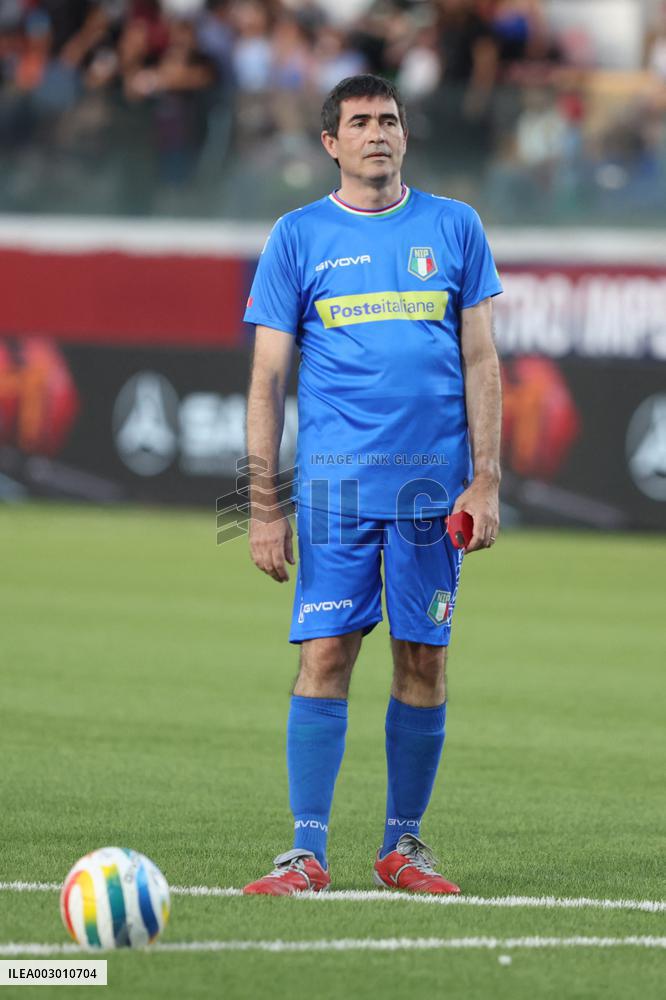 PARTITA DEL CUORE 2024 : NAZIONALE CANTANTI VS NAZIONALE POLITICI ALLO STADIO GRAN SASSO DI AQUILA