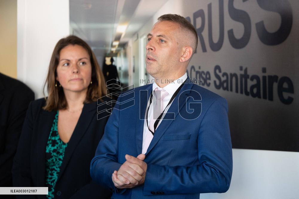 French Ministers visit the CORRUSS center - Paris