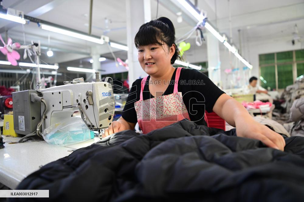China Manufacturing Industry Cotton Clothings