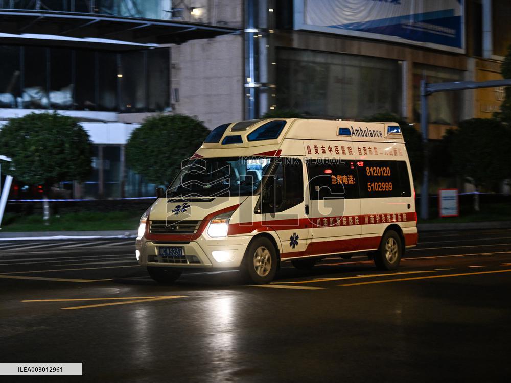 (SpotNews)CHINA-SICHUAN-ZIGONG-DEPARTMENT STORE-FIRE-RESCUE (CN)