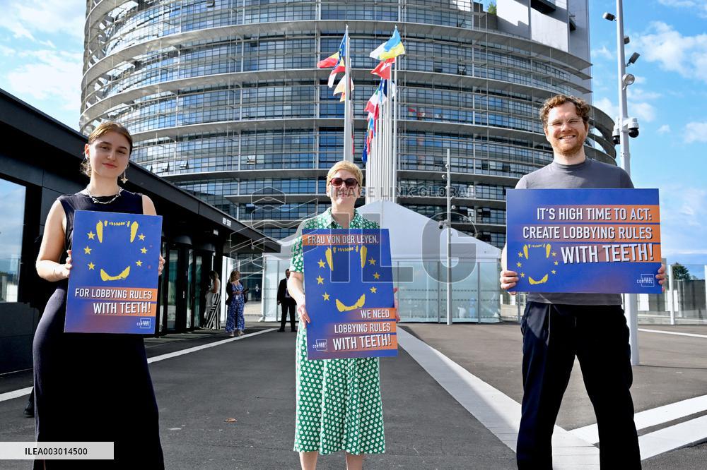 Lobbycontrol Nina Katzemich Protests At Parliament - Strasbourg
