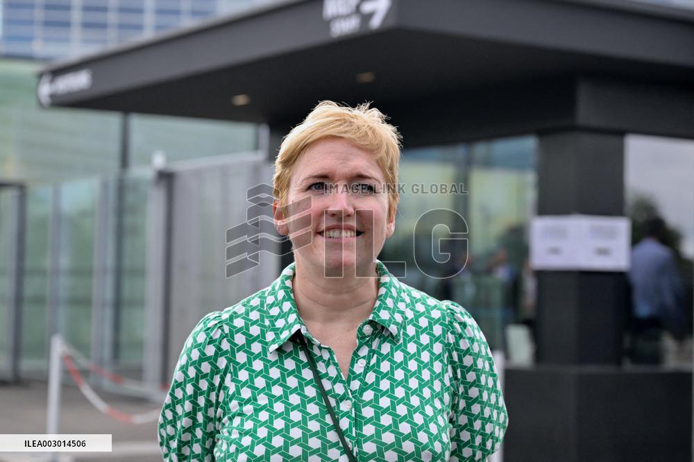 Lobbycontrol Nina Katzemich Protests At Parliament - Strasbourg