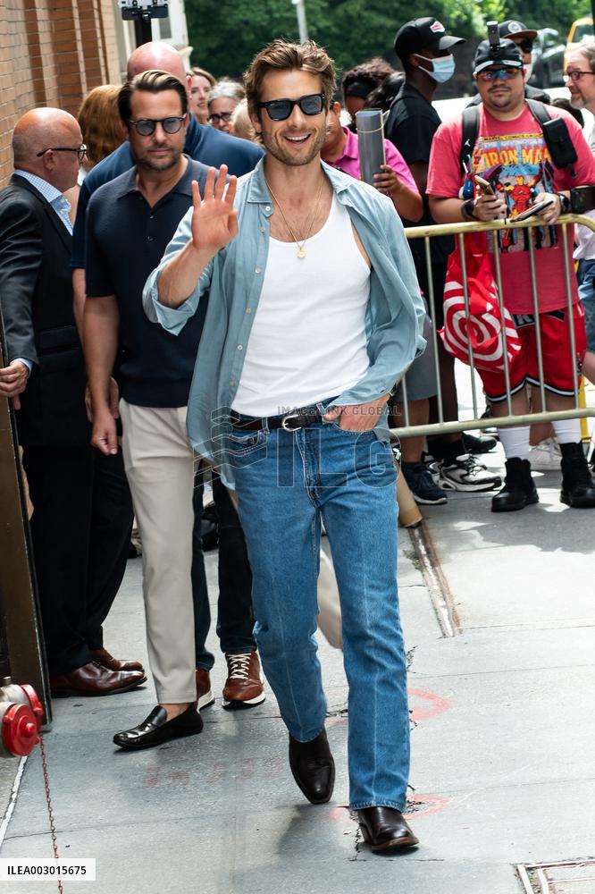 Glen Powell At TV Taping - NYC