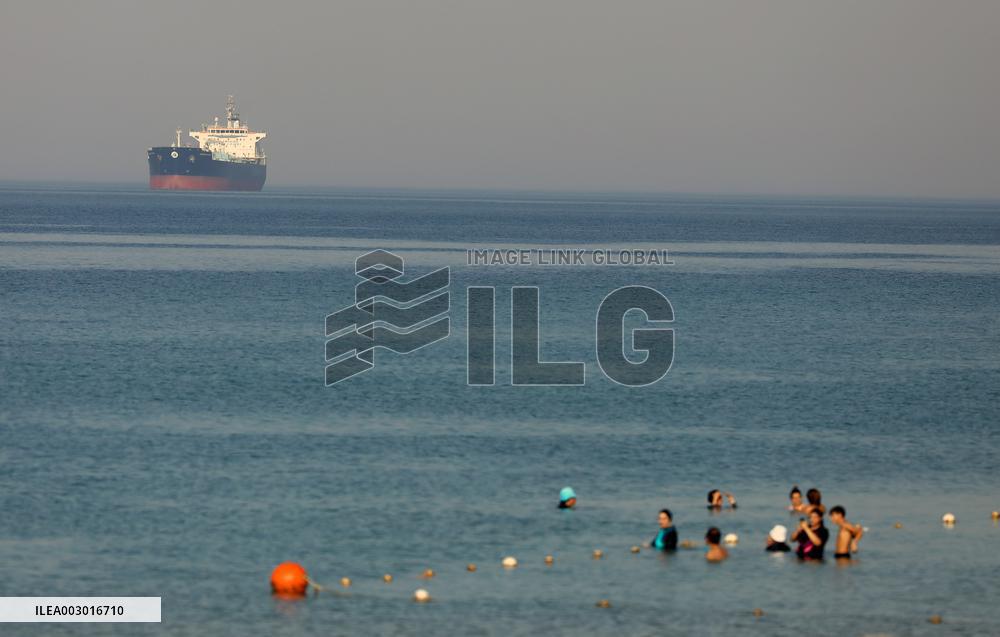 EGYPT-SUEZ CANAL-REVENUE-DROPPING