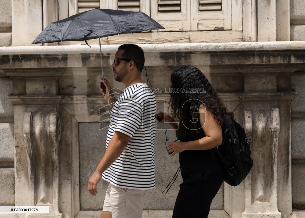 Summer's First Heatwave Looms - Madrid