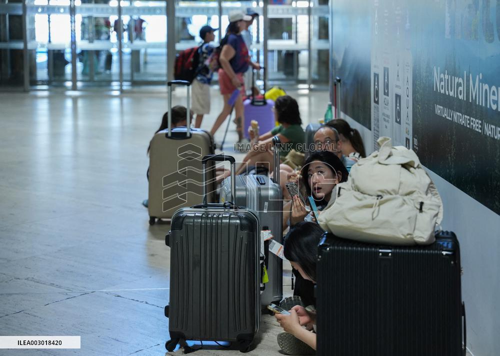 IT Outage Brings Airport Chaos - Seville