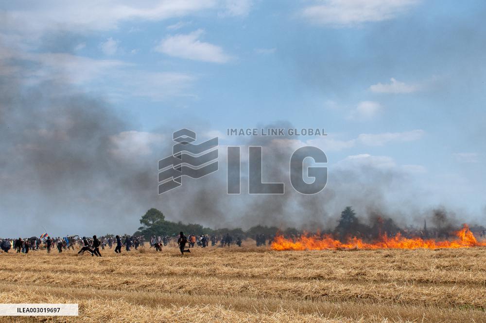 Rally against the construction of mega bassine - Migne Auxances