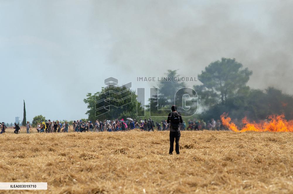 Rally against the construction of mega bassine - Migne Auxances
