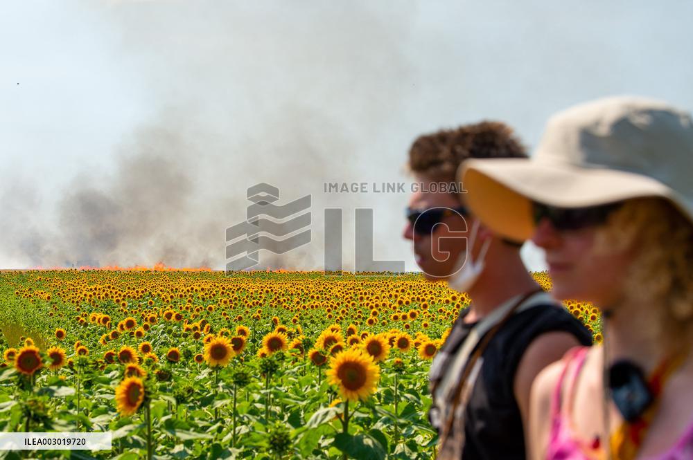 Rally against the construction of mega bassine - Migne Auxances