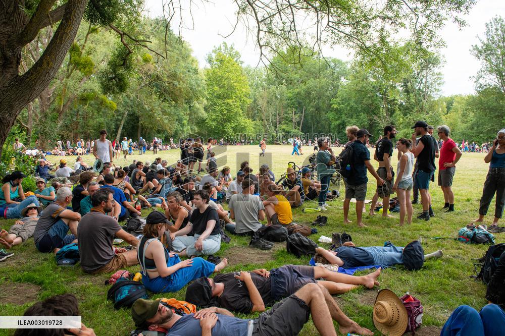 Rally against the construction of mega bassine - Migne Auxances