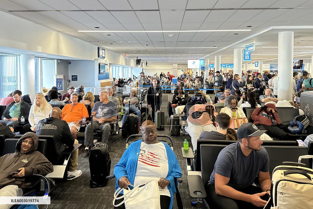 IT Outage Brings Airport Chaos - JFK