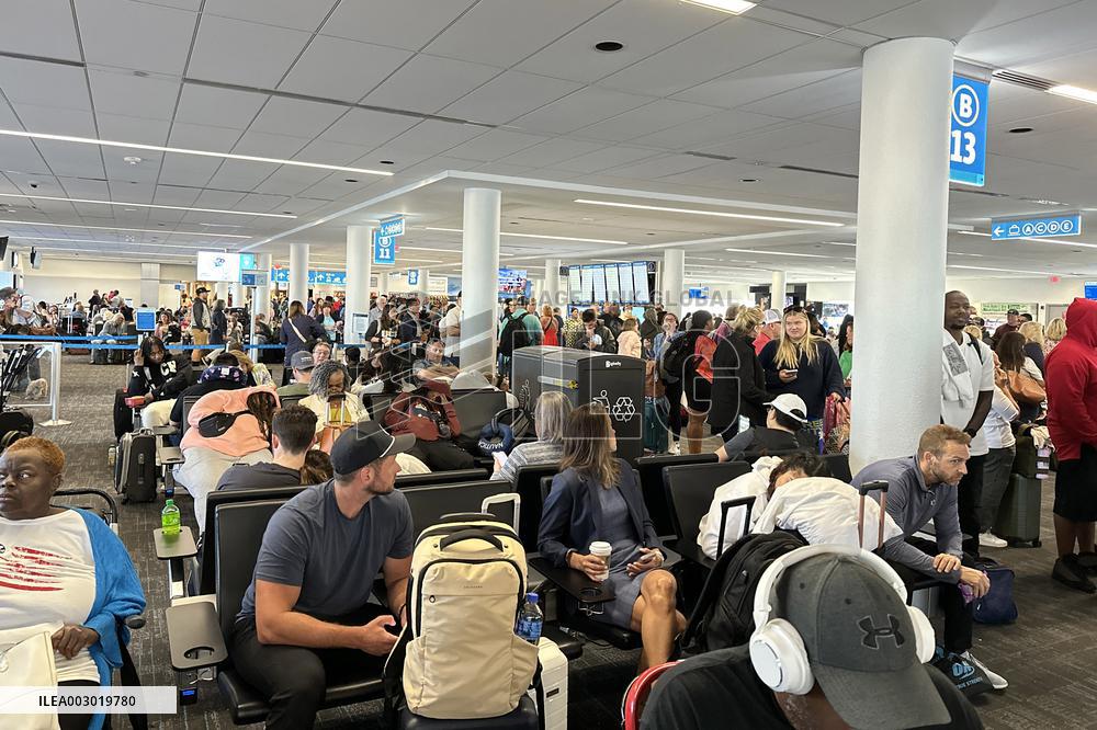 IT Outage Brings Airport Chaos - JFK