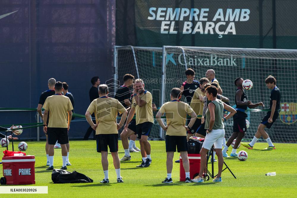 (SP)SPAIN-BARCELONA-FOOTBALL-TRAINING SESSION