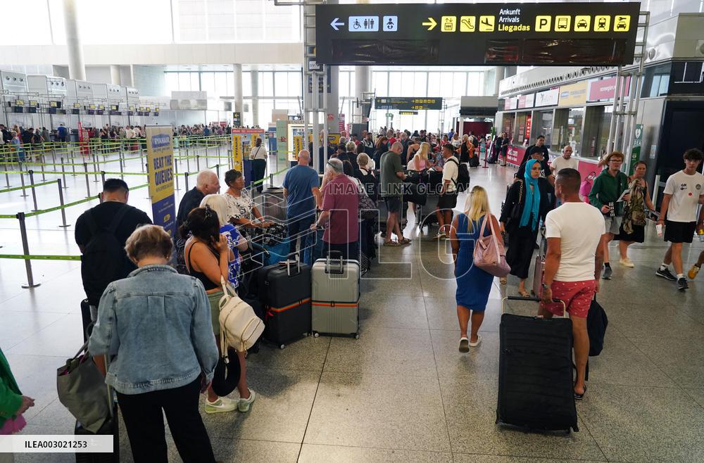 Airports Hit By Global IT Issue - Spain