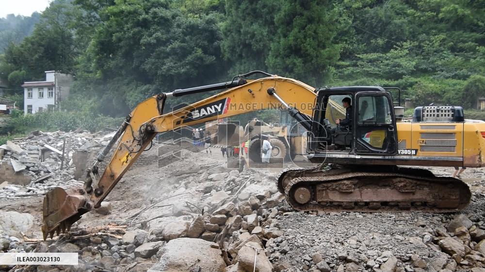 (SpotNews)CHINA-SICHUAN-HANYUAN-FLASH FLOODS-RESCUE (CN)