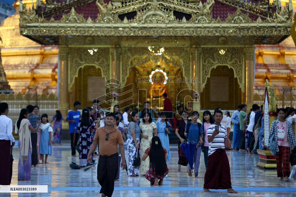 MYANMAR-YANGON-FULL MOON DAY-WARSO