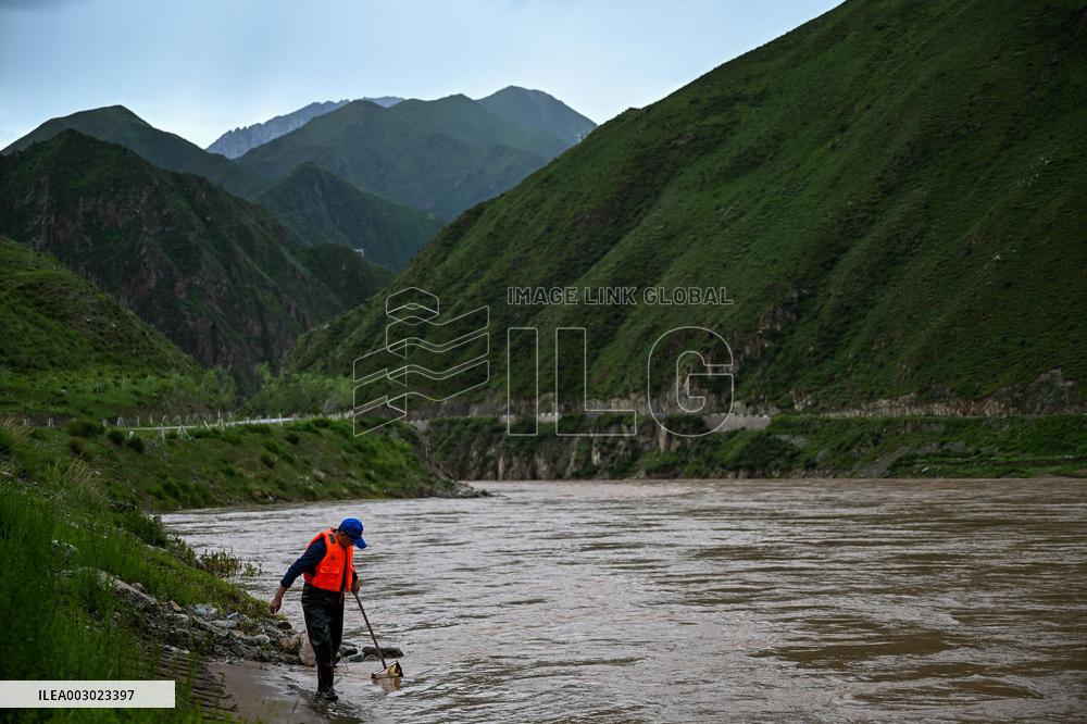 (FOCUS)CHINA-QINGHAI-YUSHU-SCIENTIFIC EXPEDITION-YANGTZE HEADWATERS (CN)