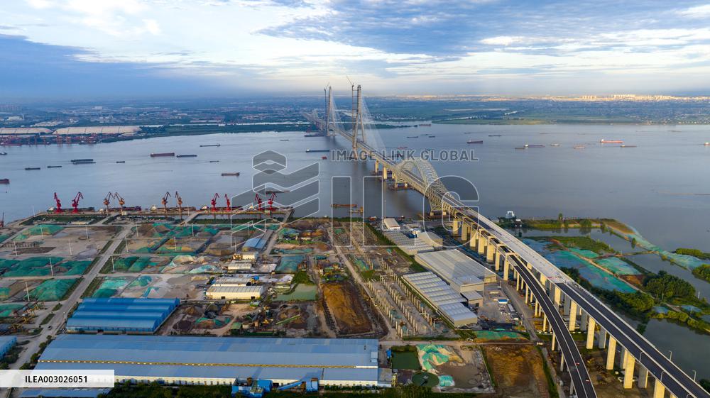 Chang-Tai Yangtze River Bridge Construction in Taixing
