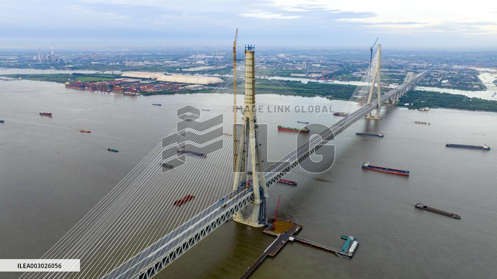 Chang-Tai Yangtze River Bridge Construction in Taixing