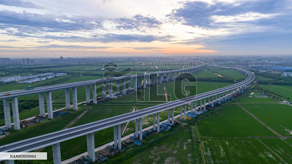 Chang-Tai Yangtze River Bridge Construction in Taixing