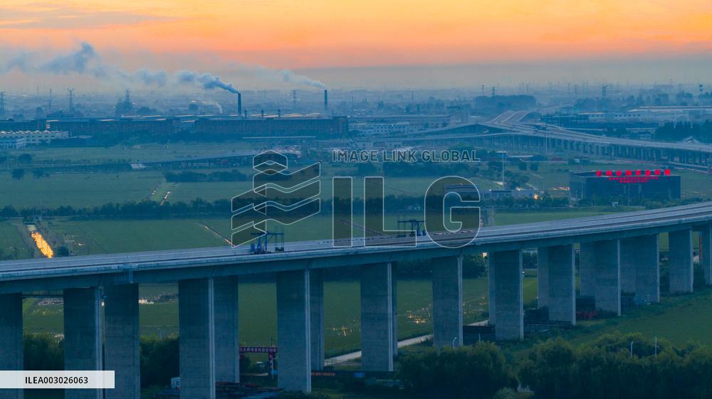 Chang-Tai Yangtze River Bridge Construction in Taixing