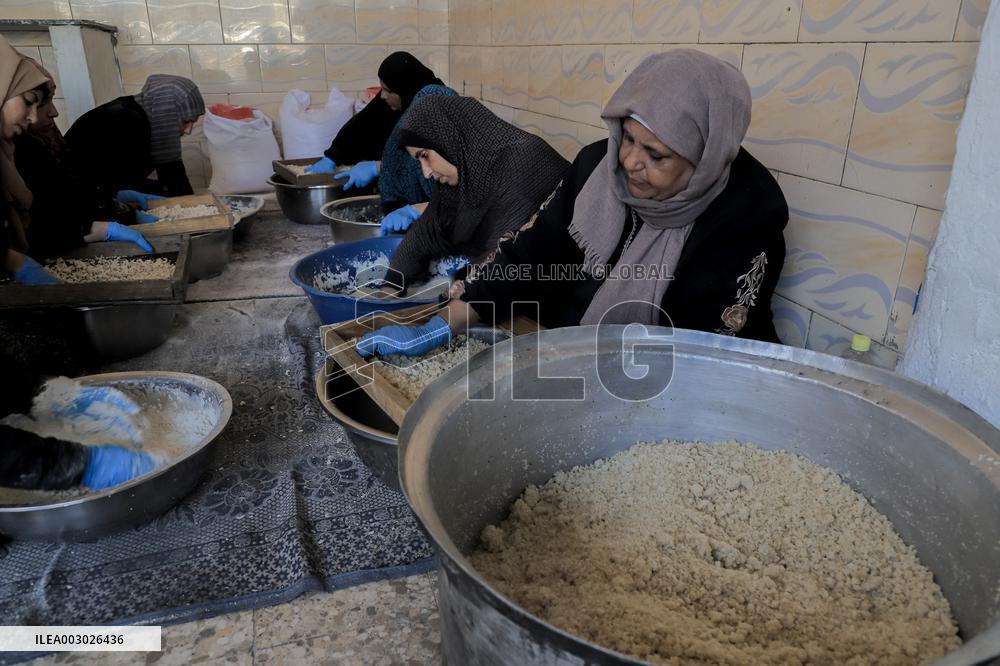 Children Struggle For Food Aid - Gaza