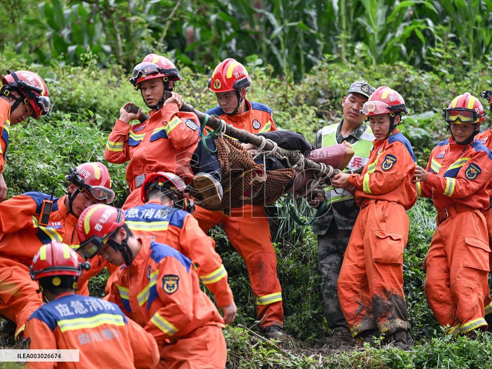 (SpotNews)CHINA-SICHUAN-HANYUAN-FLASH FLOODS-RESCUE (CN)