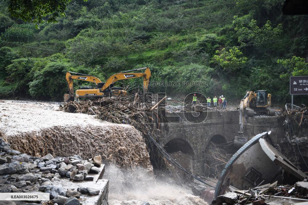 (SpotNews)CHINA-SICHUAN-HANYUAN-FLASH FLOODS-RESCUE (CN)