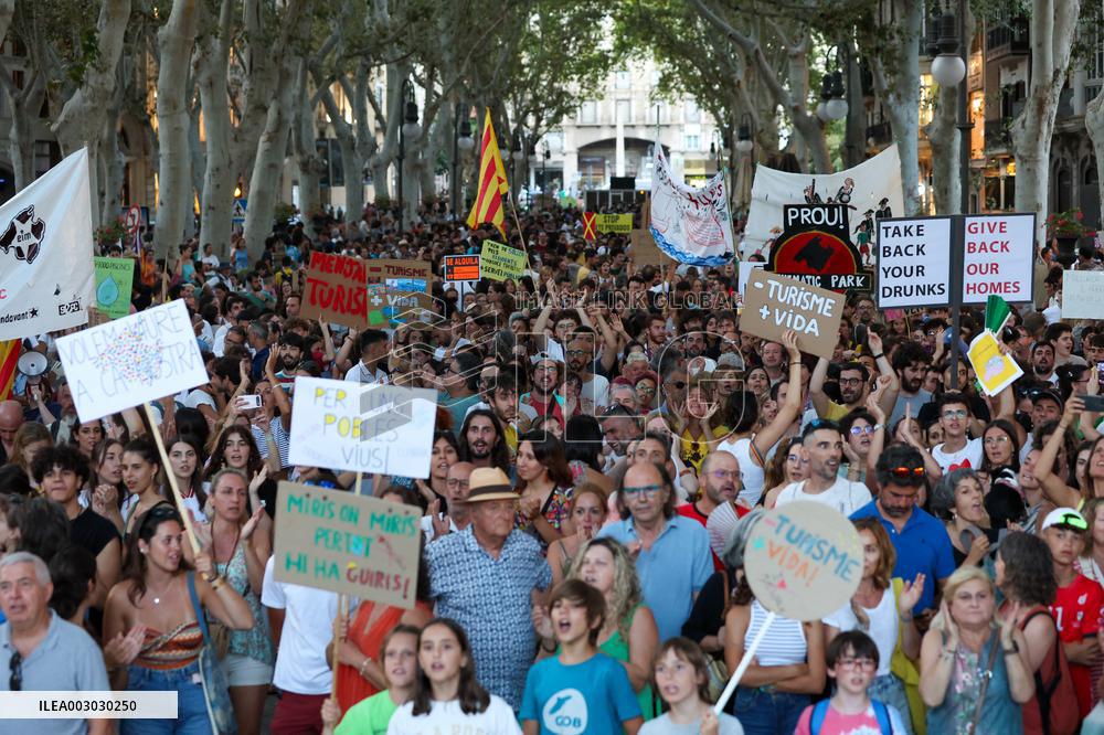Thousands Protest Against Mass Tourism - Mallorca