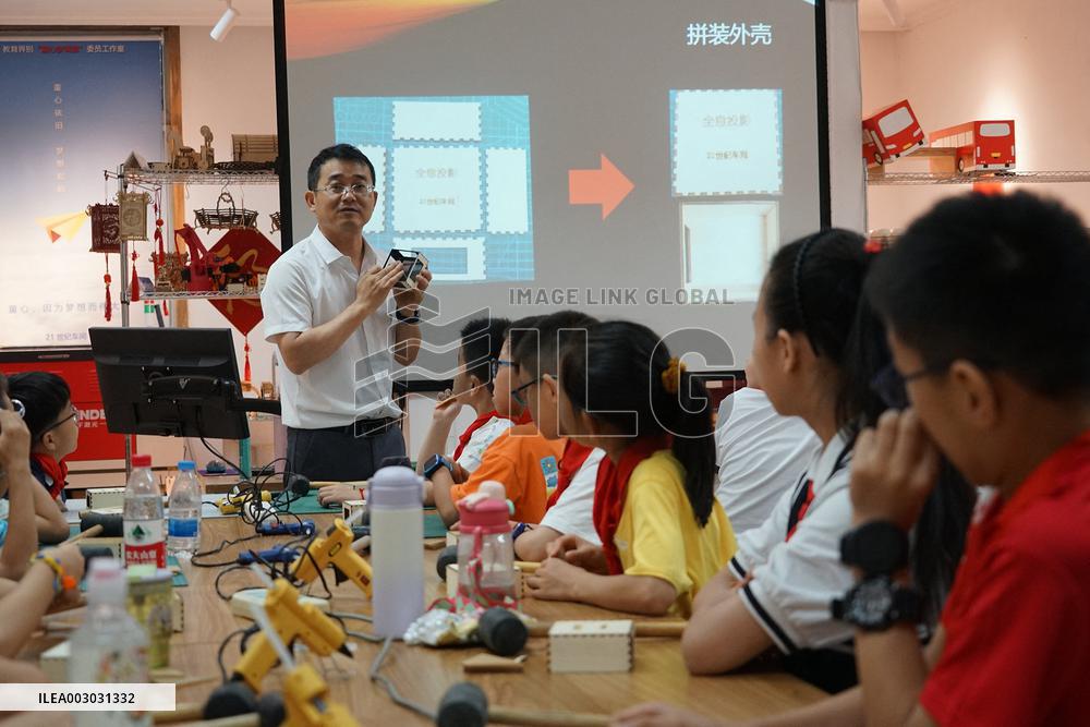 CHINA-ZHEJIANG-NINGBO-DREAM-BUILDING WORKSHOP (CN)