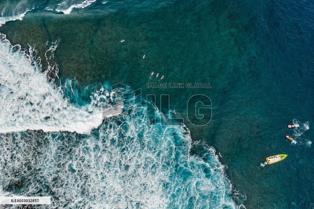 (PARIS2024)FRENCH POLYNESIA-TAHITI-SUFRING-TRAINING