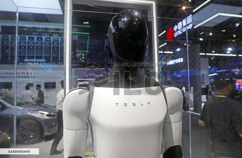 Tesla Humanoid Robot at 2024 WAIC in Shanghai
